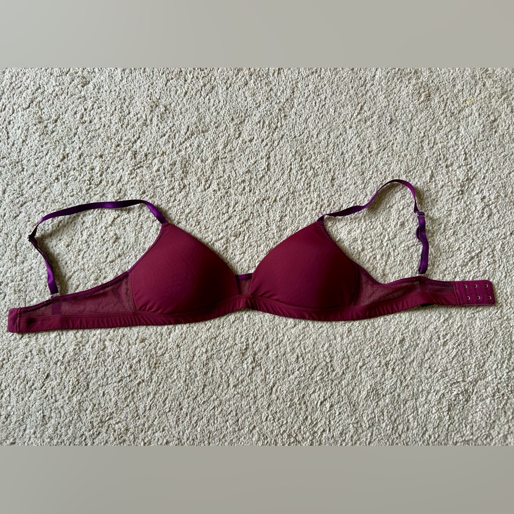 FUC Pepper FeelGood Wirefree T-Shirt Bra (Maroon Red, Small)